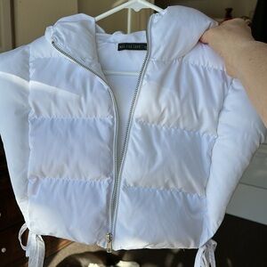 White Puffer hooded half body over jacket. SZ S